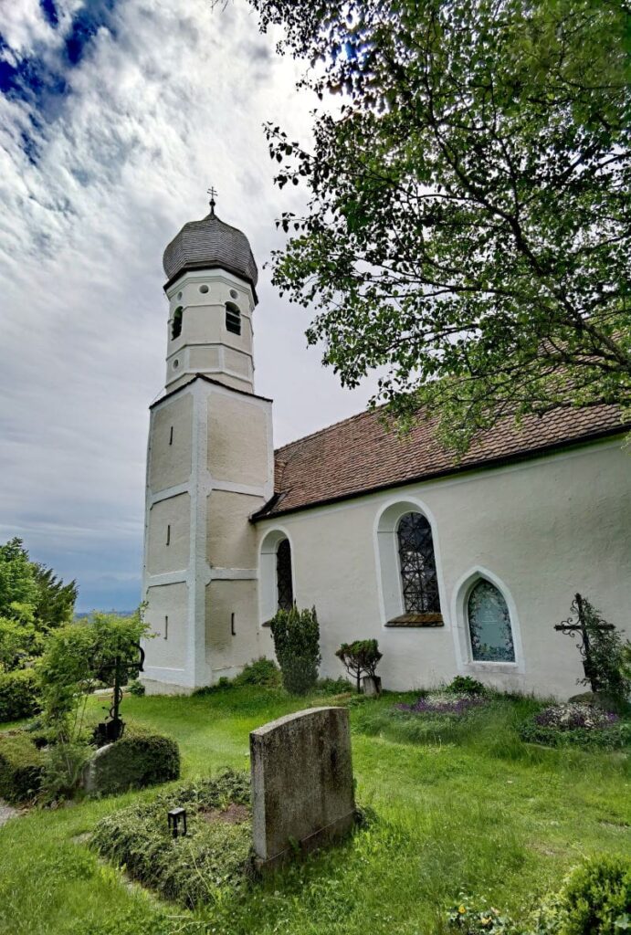 Unterhalb der Ilkahöhe - die  Filialkirche St. Nikolaus