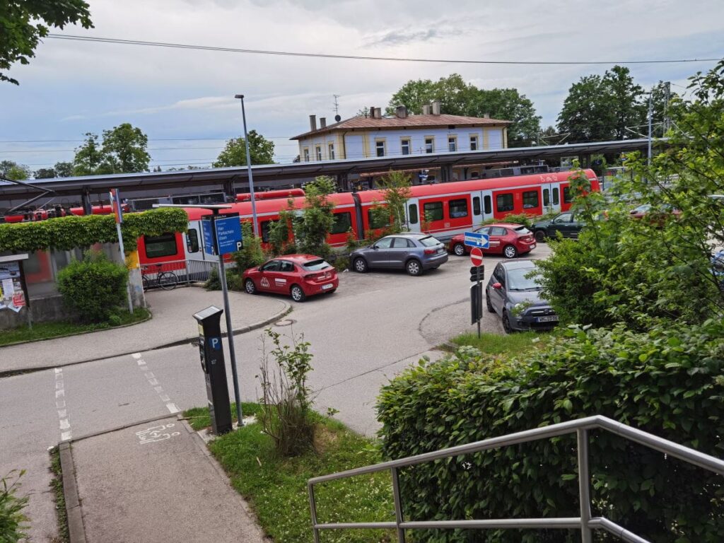 Hier kannst du perfekt für die Wanderung auf die Ilkahöhe parken